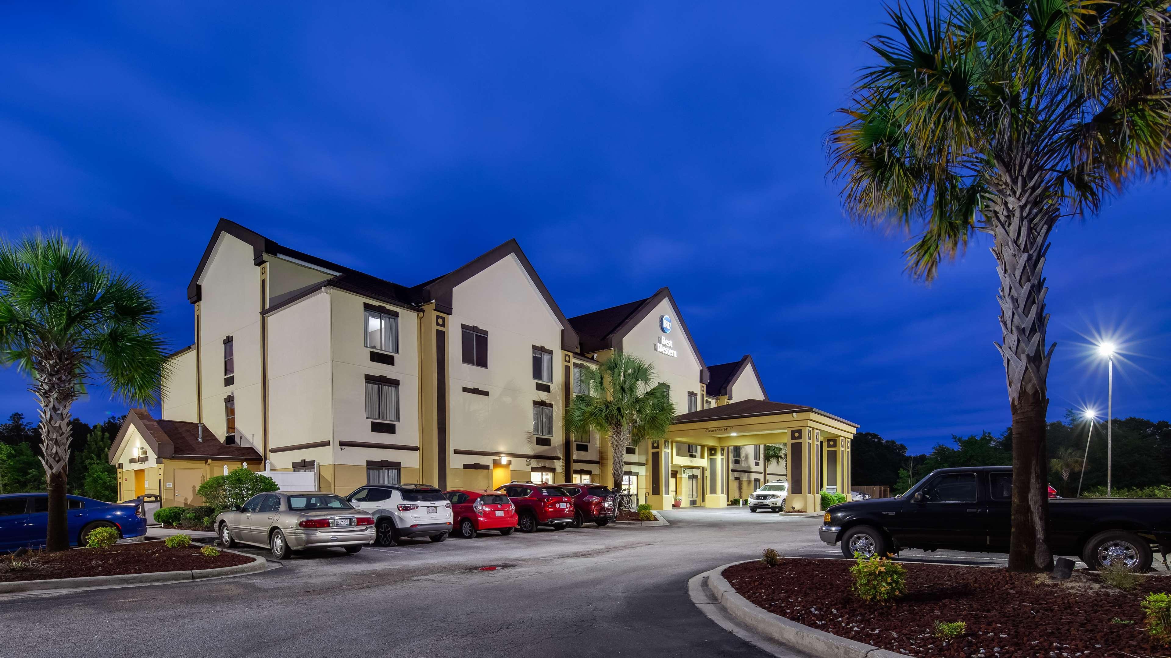 Best Western Executive Inn - Latta Berrys Crossroads Exterior foto